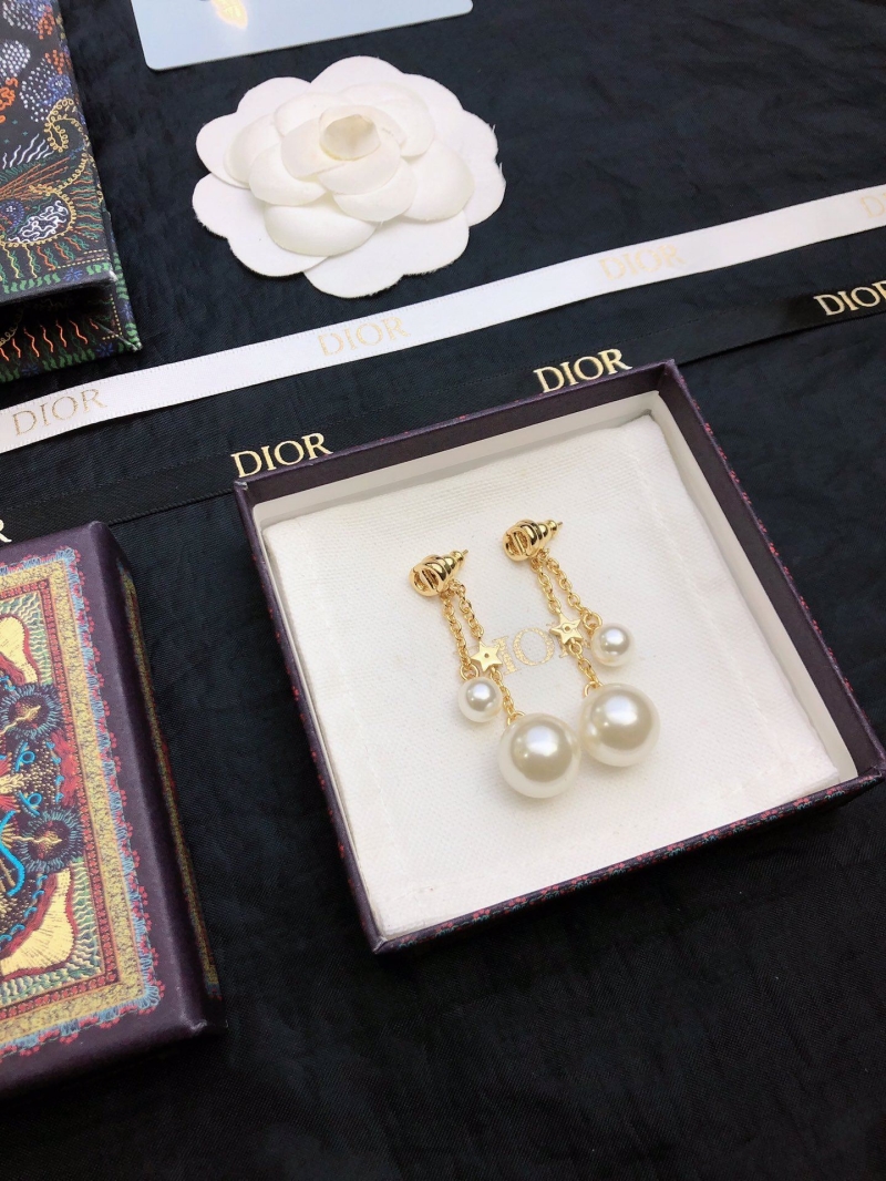 chr1st1an D10r earrings